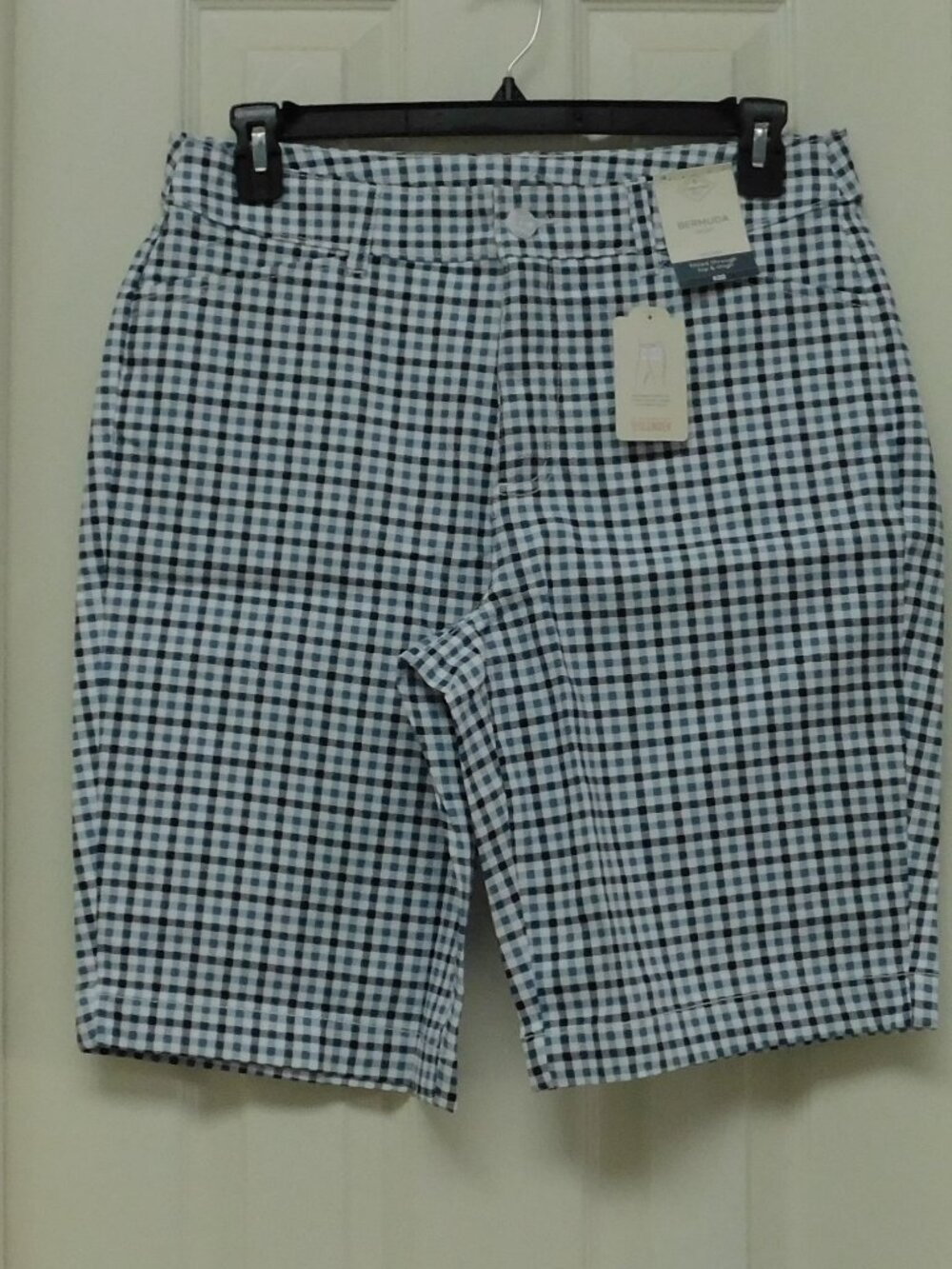 ST. JOHN’S BAY Secretly Slender Womens Mid Rise Bermuda Short Blue Size 12